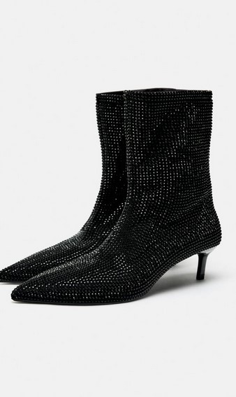 Anne Igartiburu tiene los botines con brillos de Zara que todas queremos para estas fiestas