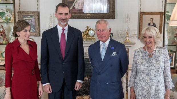 Princesa Leonor, Carlos III, Rey Felipe, tiara
