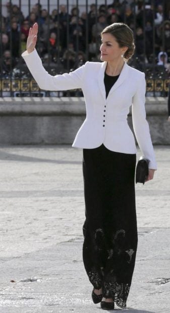 Reina Letizia, Reina Letizia falda blanca, Reina Letizia pascua militar,