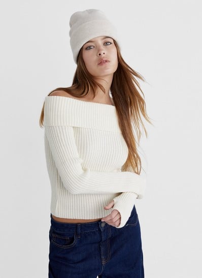Stradivarius arrasa con el jersey más bonito y a la moda que necesitas tener en tu armario