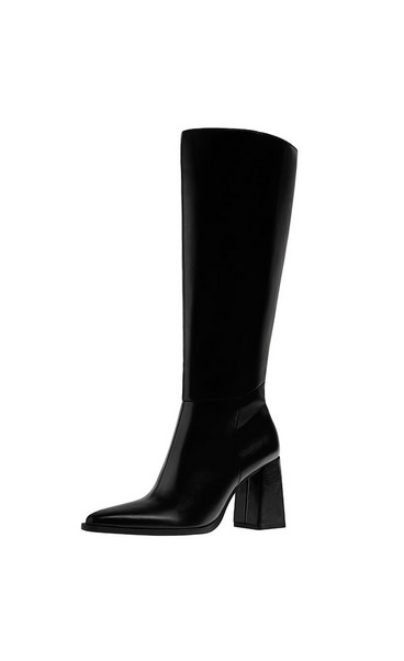Las botas altas est&aacute;n de moda y estas de Stradivarius nos han conquistado
