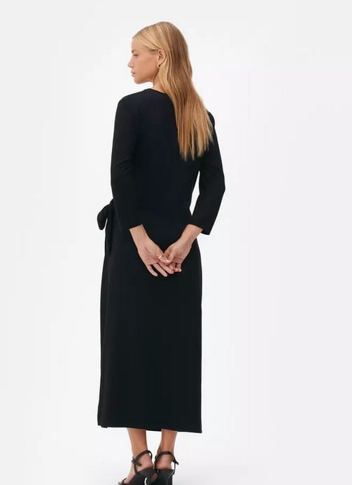 Primark sorprende con el vestido negro que m&aacute;s te vas a poner: es un b&aacute;sico en tu armario