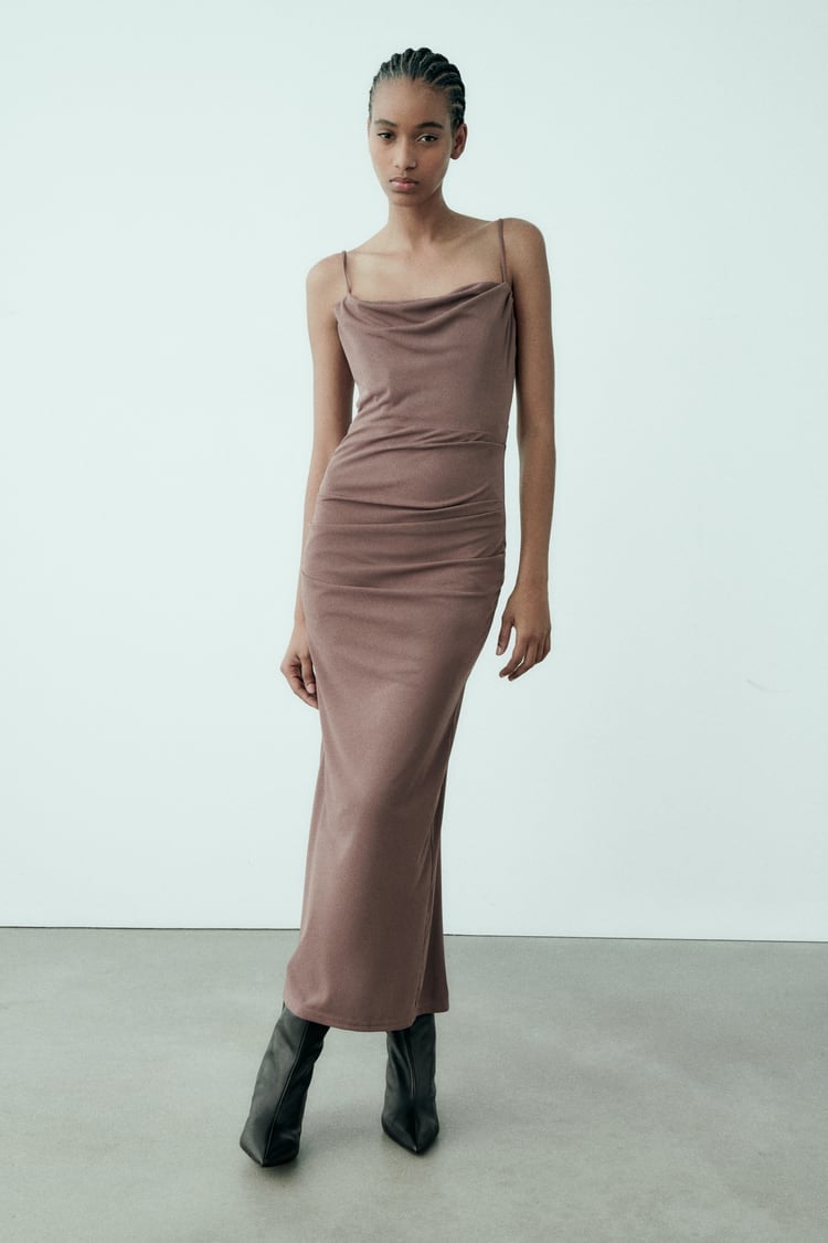 Estos son los 6 vestidos de Zara que no pueden faltar en tu armario: son tan versátiles que te los podrás poner todo el año
