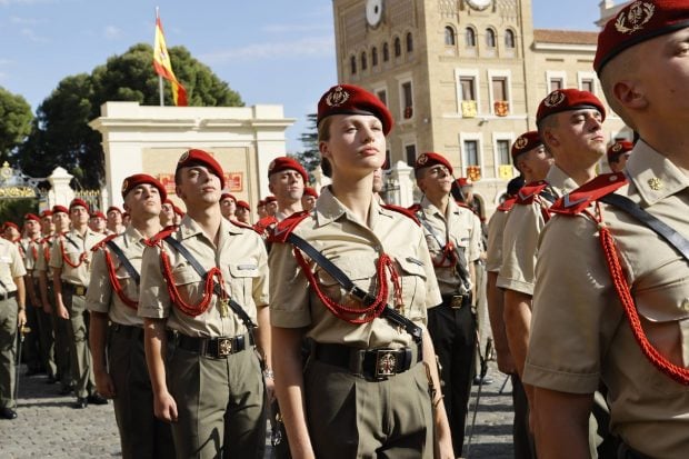 Leonor diploma, princesa Leonor, Academia Militar, aniversario Academia Militar Zaragoza