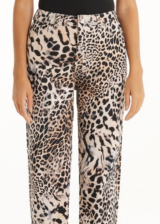 Puedes ir a la &uacute;ltima por 8 euros: el pantal&oacute;n animal print de leopardo con la que vas a parecer una influencer