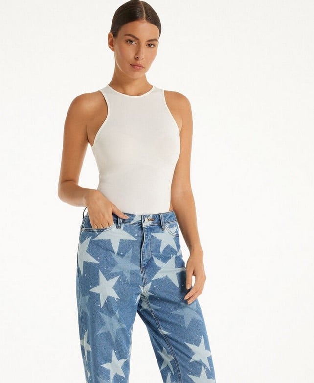 Puedes ir a la &uacute;ltima por 8 euros: el pantal&oacute;n animal print de leopardo con la que vas a parecer una influencer