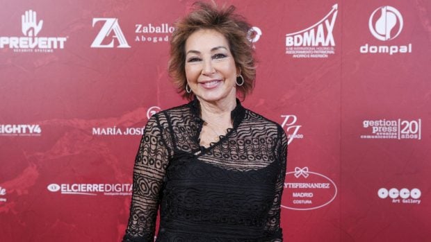 ana rosa estilismo, ana rosa brilla con su look, pareja de ana rosa