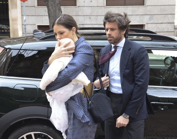 Isabelle Junot y &Aacute;lvaro Falc&oacute;, hija Isabelle Junot y &Aacute;lvaro Falc&oacute;, bautizo hija Isabelle Junot y &Aacute;lvaro Falc&oacute;, 