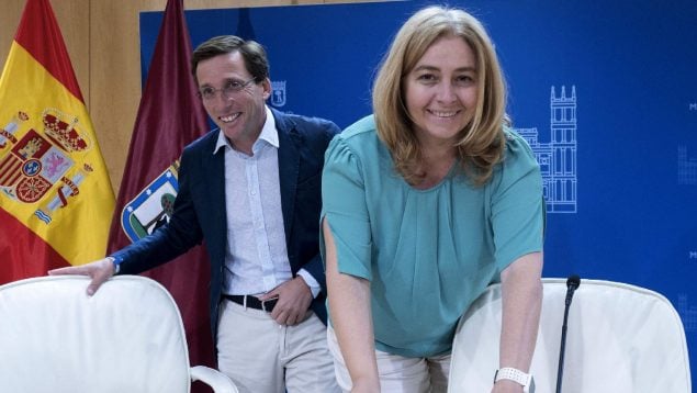 Jos&eacute; Luis Mart&iacute;nez-Almeida e Inmaculada Sanz. / GTRES