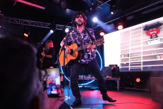 Fran Perea, canciones Fran Perea, discos Fran Perea, dinero Fran Perea,