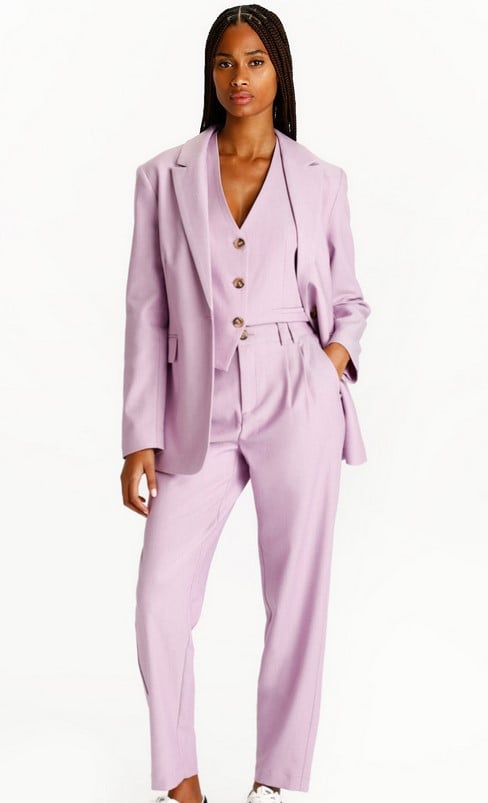 Pantalones elegantes y atemporales: la nueva apuesta de Lefties y Stradivarius