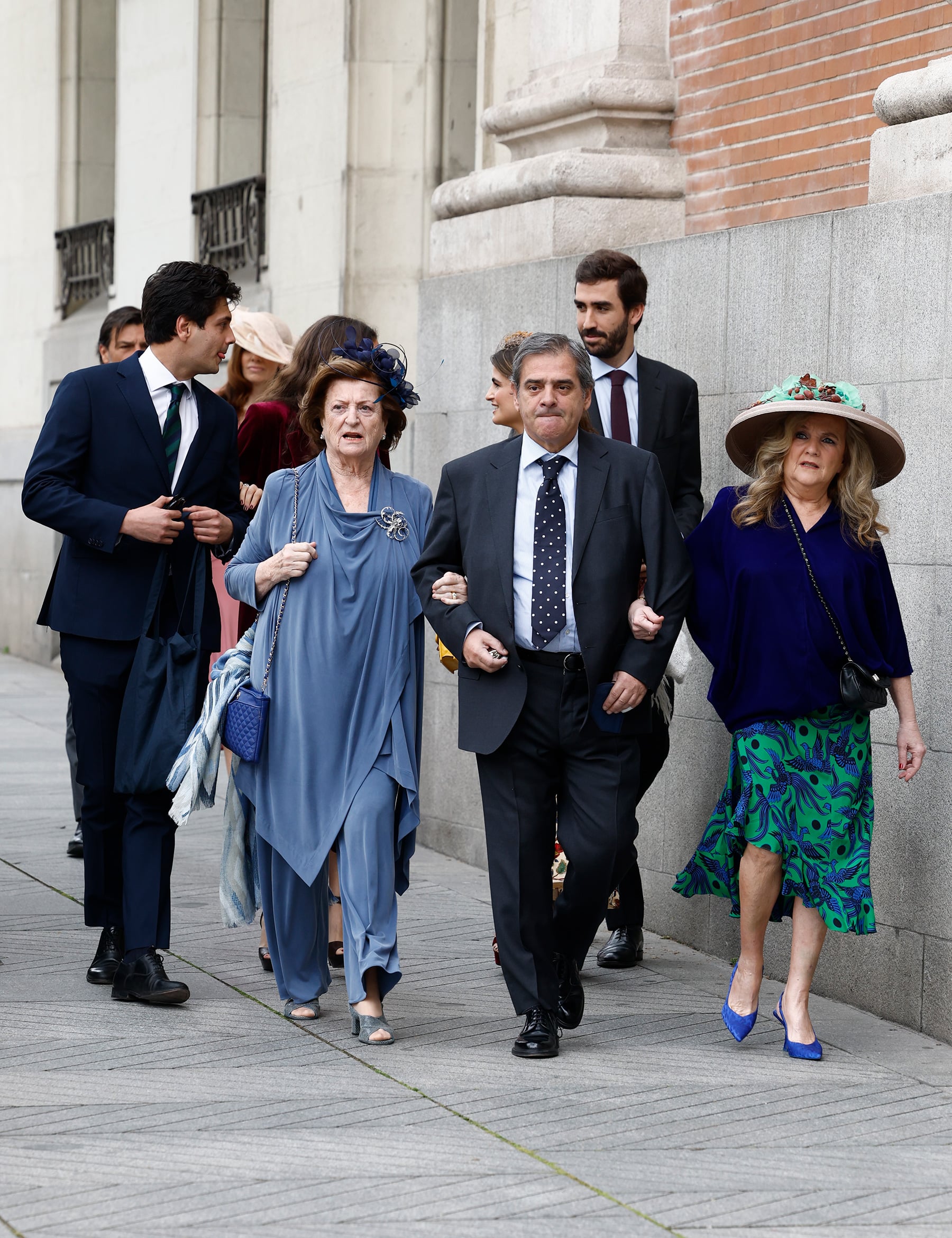 invitados de la boda de jose luis martinez-almeida y teresa urquijo, boda de almeida y urquijo, invitados boda almeida y urquijo