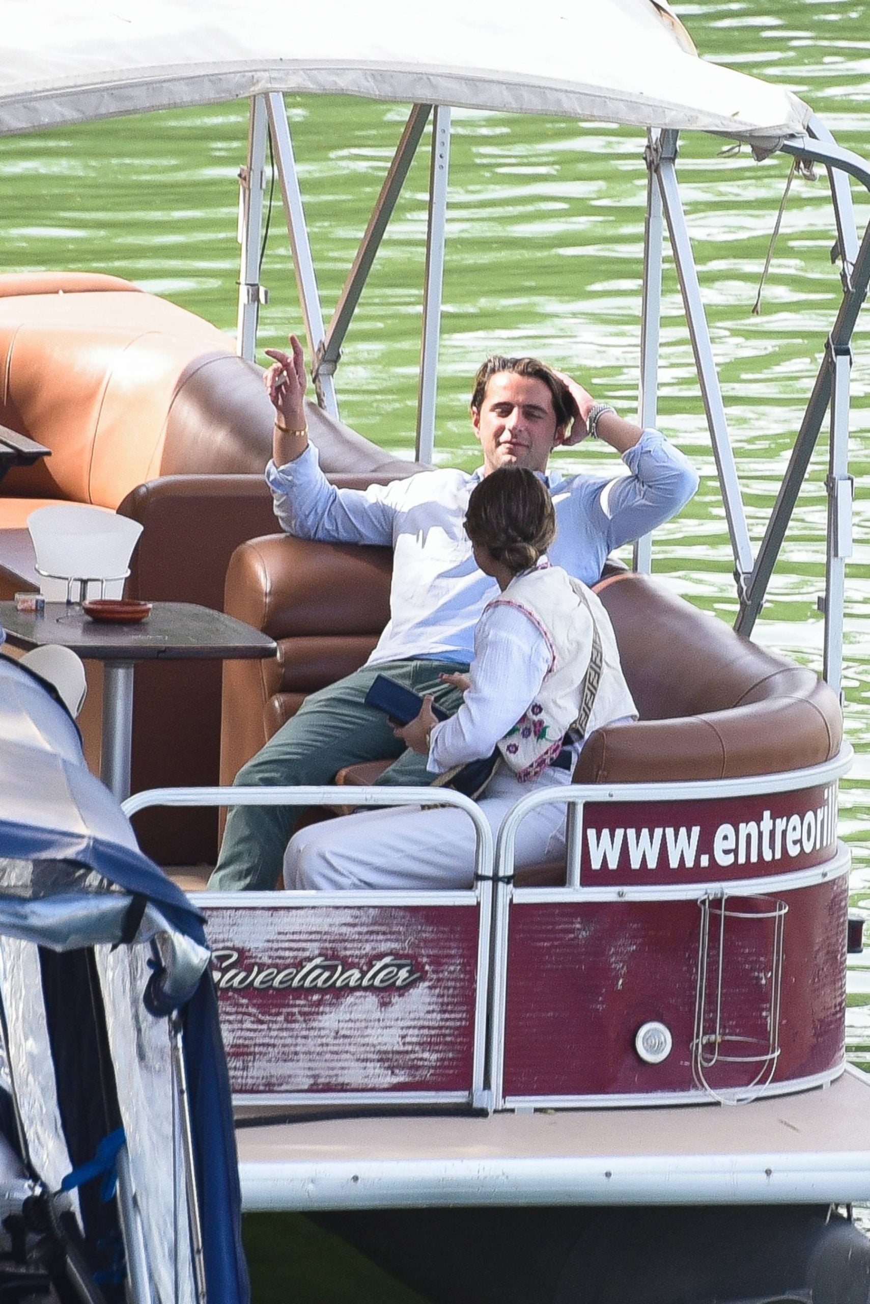Luc&iacute;a Serrano, Manuel &Aacute;guila, Arantxa del Sol