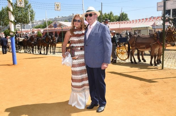 Pedro Trapote y Bego&ntilde;a Garc&iacute;a Vaquero en la Feria de Abril in Sevilla 14 Abril 2024. (Foto: Gtres)