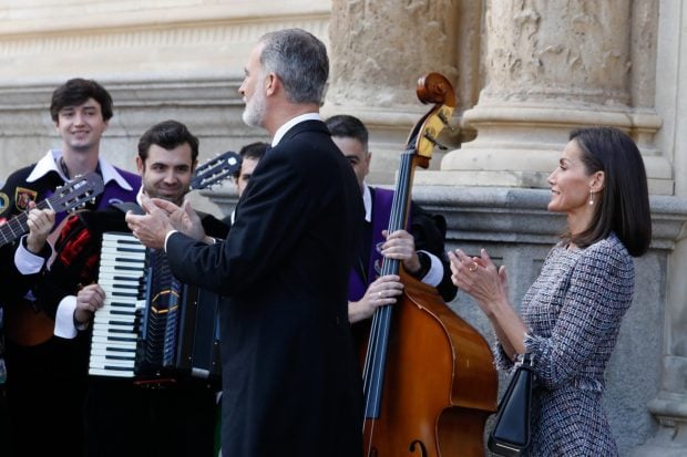 os reyes aplauden a la tuna. Foto Gtres