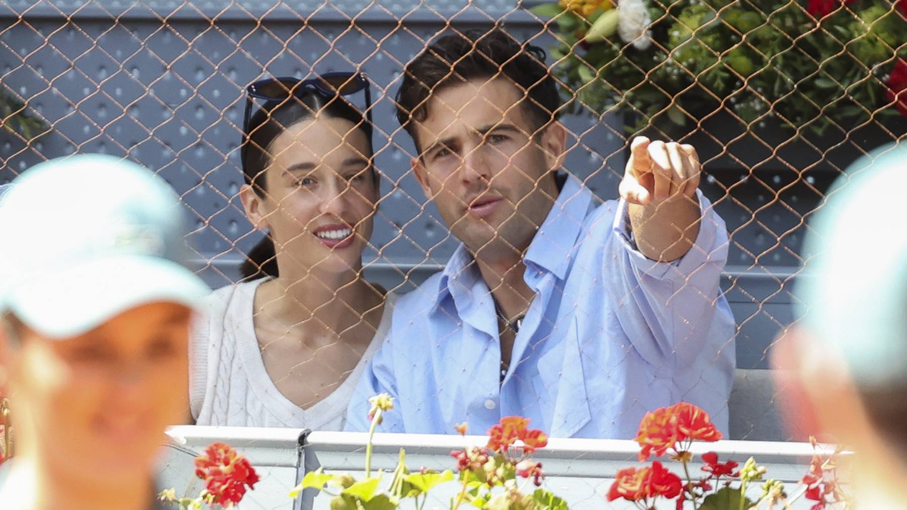 María Pedraza y el actor Jason Fernández en el Mutua Madrid Open. (Foto: Gtres)