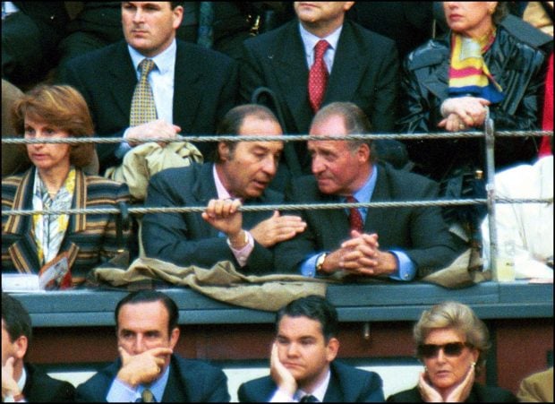 EL REY DON JUAN CARLOS I CON EL GANADERO SAMUEL FLORES DURANTE LA FERIA DE SAN ISIDRO 1999 &copy;KORPA 19/05/99 MADRID