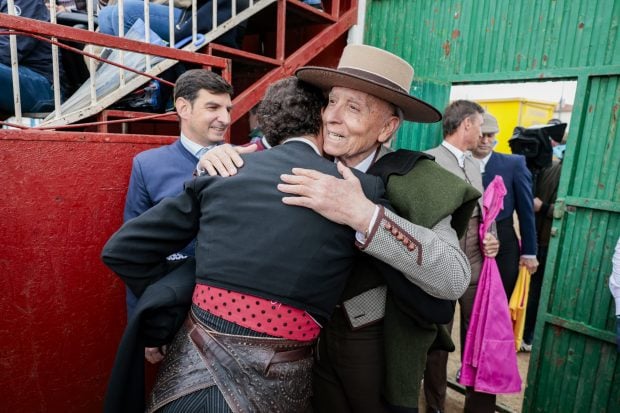 Jos&eacute; Ortega Cano, torero Jos&eacute; Ortega Cano, finito de cordoba, 