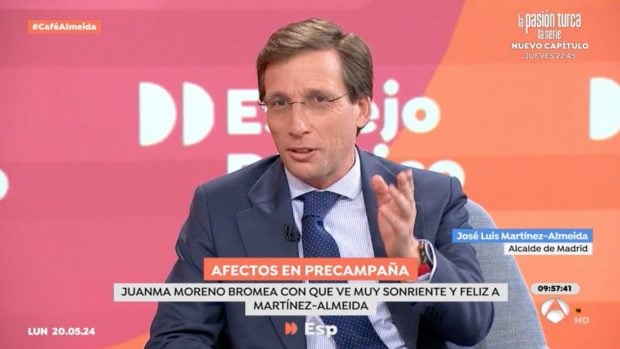 almeida y teresa urquijo, entrevista almeida, almeida espejo público, almeida chotis, almeida san isidro