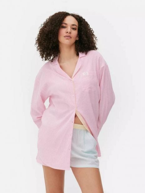 Camisa de pijama extragrande de Primark.