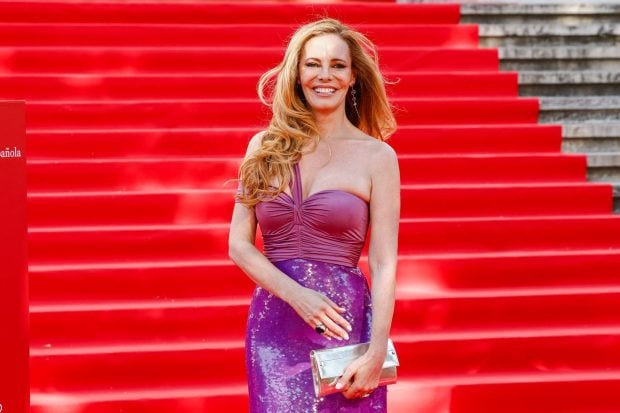 Paula V&aacute;zquez, Academia de la Moda espa&ntilde;ola, alfombra roja premios moda, vestidos premios moda espa&ntilde;ola
