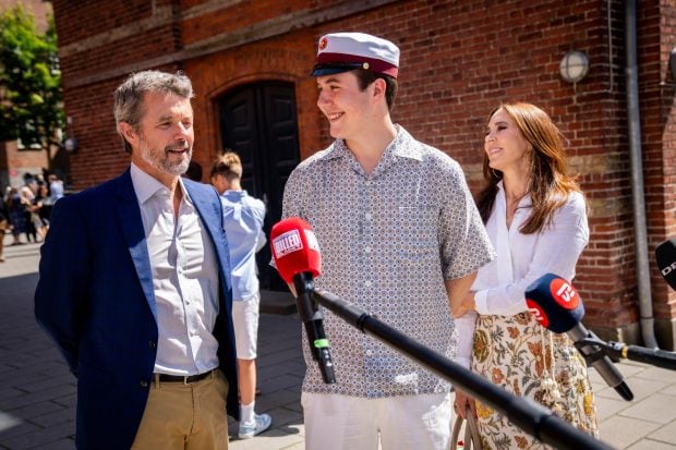 Federico de Dinamrca, Christian de Dinamarca, graduaci&oacute;n Christian de Dinamarca, hijo federico de dinamarca