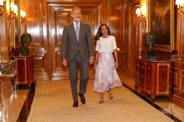 La Reina Letizia, en el Palacio de la Zarzuela. (Foto: Gtres) 