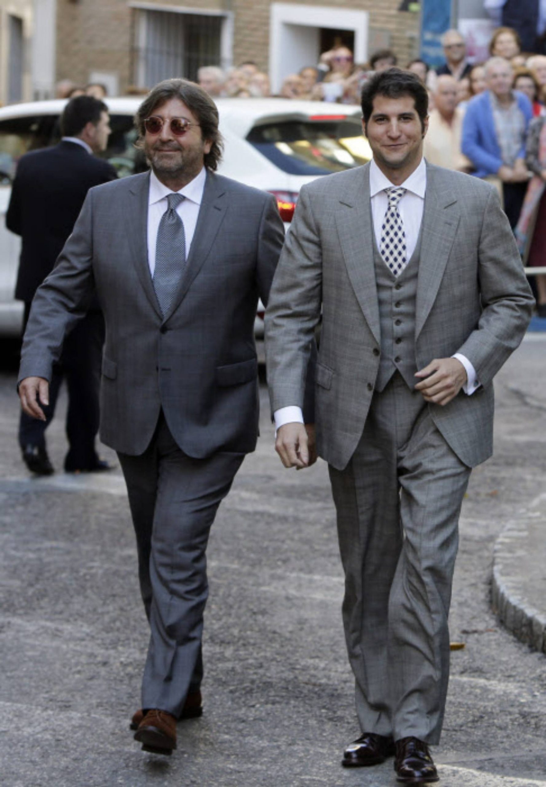 Juli&aacute;n Contreras, Juli&aacute;n Contreras Jr., hermanos Rivera