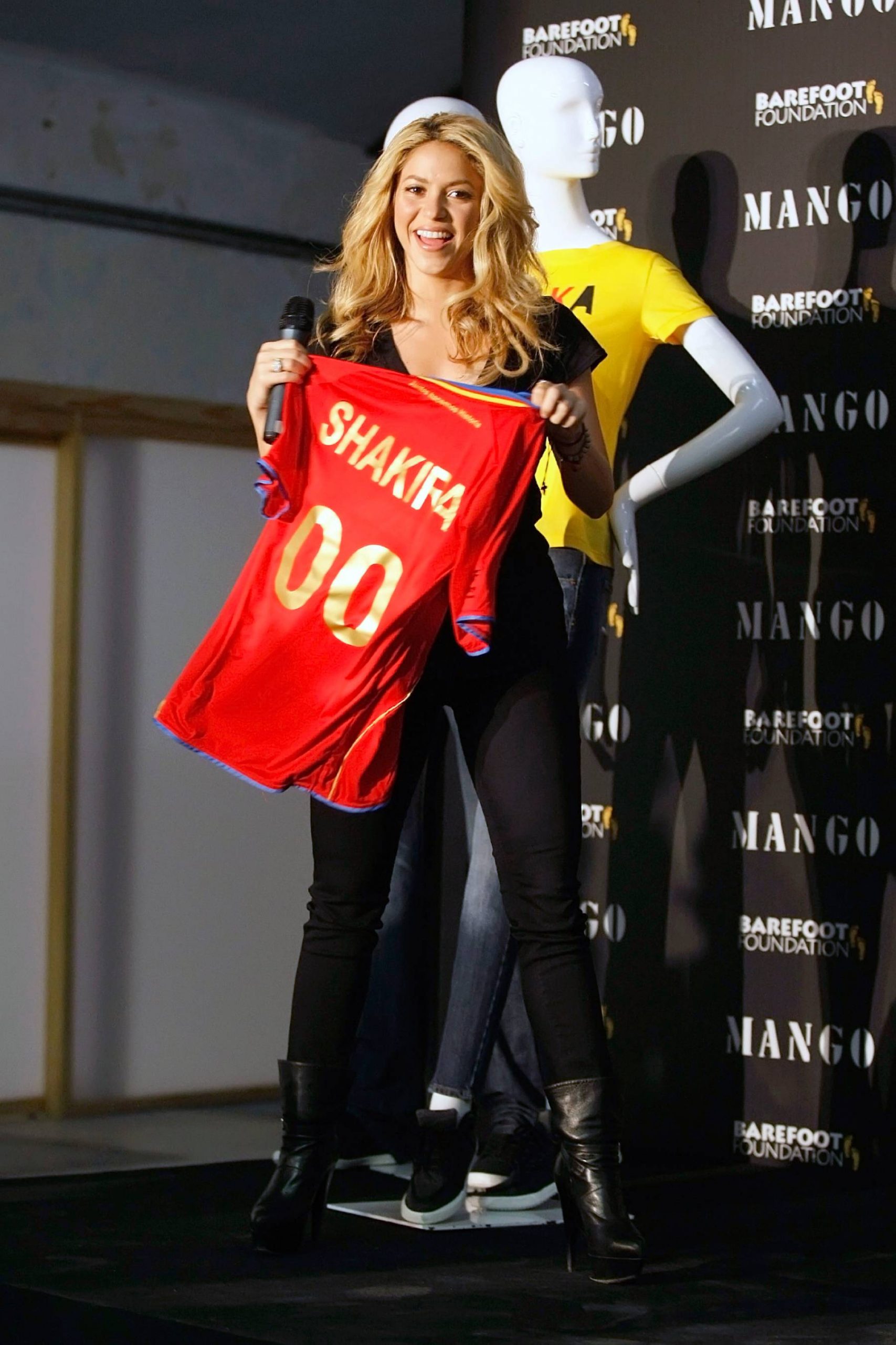 Shakira, Shakira Piqu&eacute;, Eurocopa Shakira