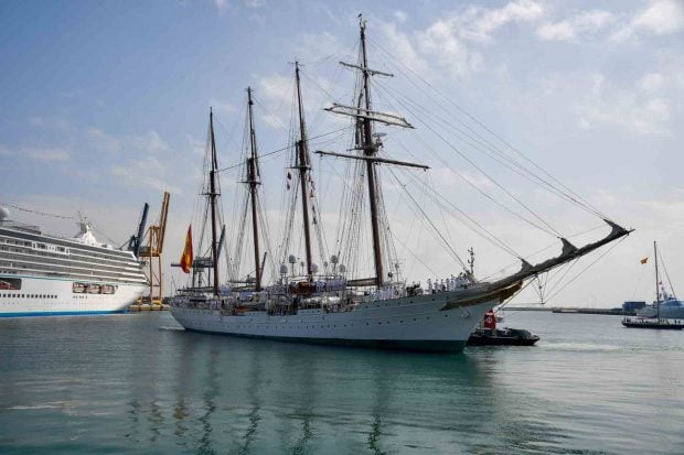 Juan Sebasti&aacute;n Elcano, buque escuela