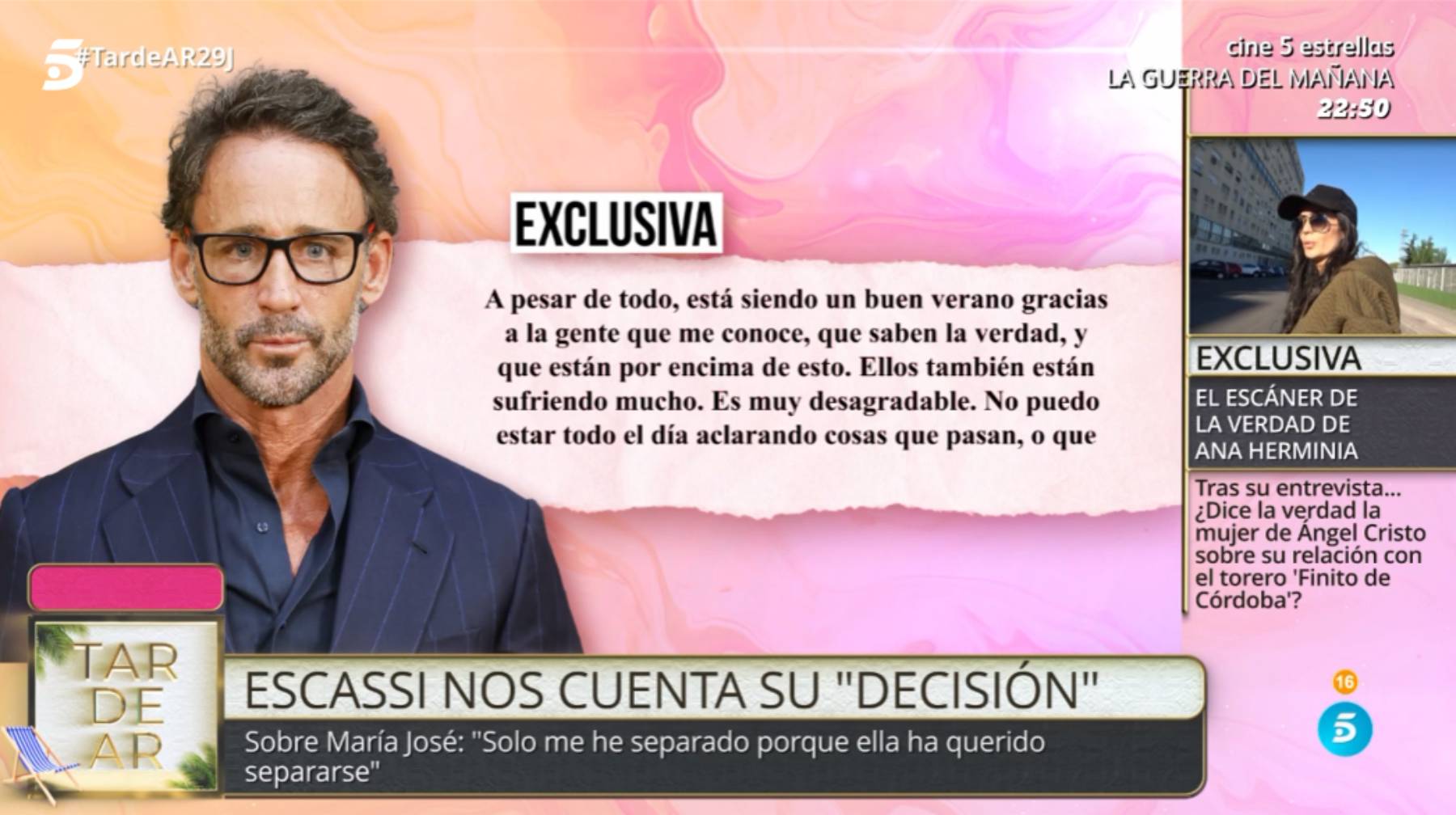 Escassi, Álvaro Muñoz Escassi, Hiba Abouk