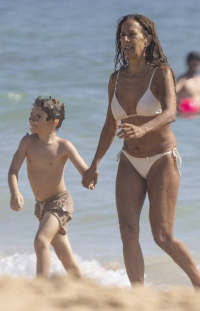 Rosario Flores, Elena Furiase