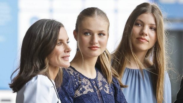 Letizia, Leonor, Sof&iacute;a, Reina Letizia cumlpea&ntilde;os, 