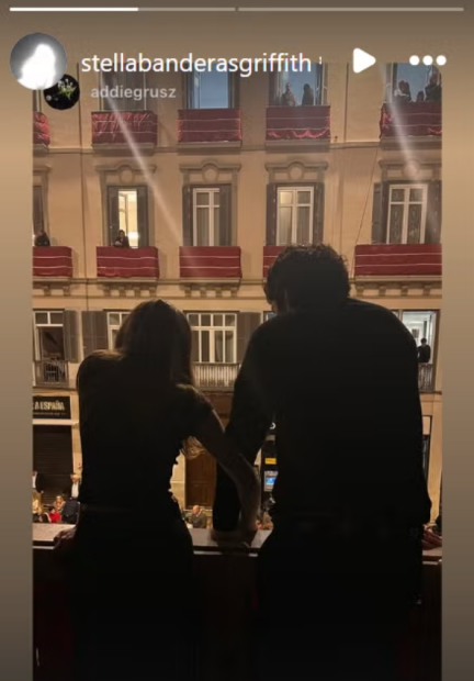 Stella del Carmen y su prometido en la Semana Santa de Málaga 2025. (FOTO: REDES SOCIALES)