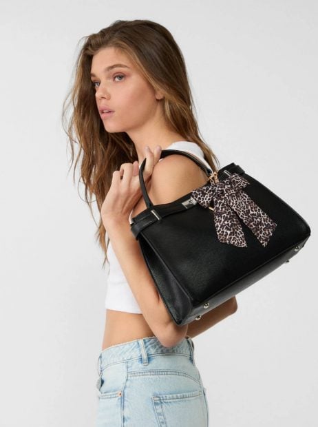 Llavero en forma de leopardo de Stradivarius.
