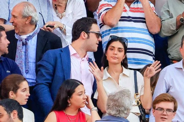 Froil&aacute;n y Bel&eacute;n Perea en una tarde de toros. (Foto: Gtres)