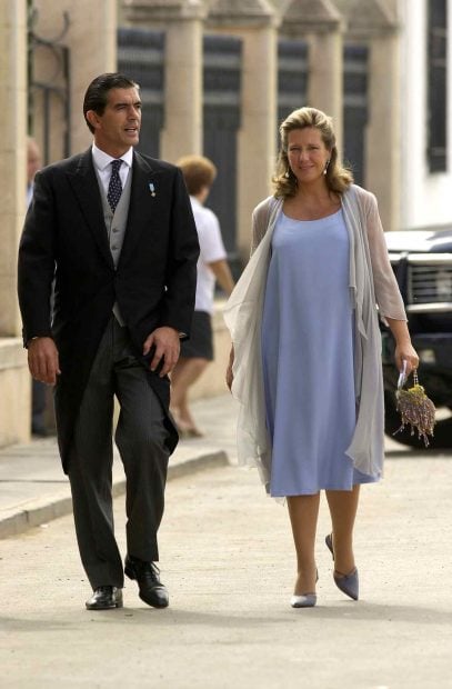 Cristina de Borb&oacute;n Dos Sicilias y Pedro L&oacute;pez Quesada en la boda de Victoria de Borb&oacute;n Dos Sicilias y Marco Nomikos. (Foto: Gtres)