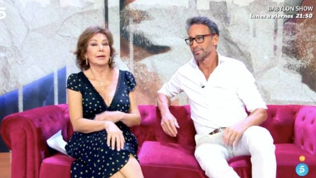 Álvaro Muñoz Escassi, Hiba Abouk, María José Suárez