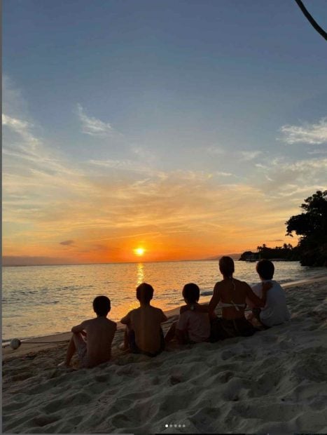 Amelia Bono comparte una foto con sus cuatro hijos. (Foto: Redes Sociales)