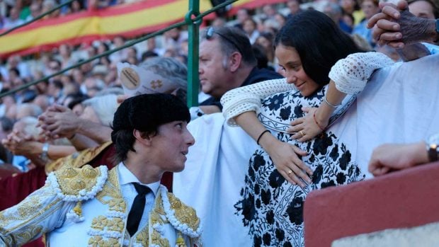 Victoria Federica y Andr&eacute;s Roca Rey fueron vistos juntos en la plaza de toros. (Foto: Gtres)