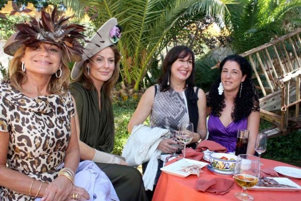 Cari y Carmen de boda juntas en Sevilla. (Foto: Gtres)