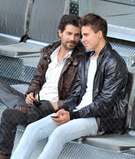 El actor Rodolfo Sancho con su hijo Daniel Sancho durante el Masters Series de Madrid en 2010. (Foto: Gtres)