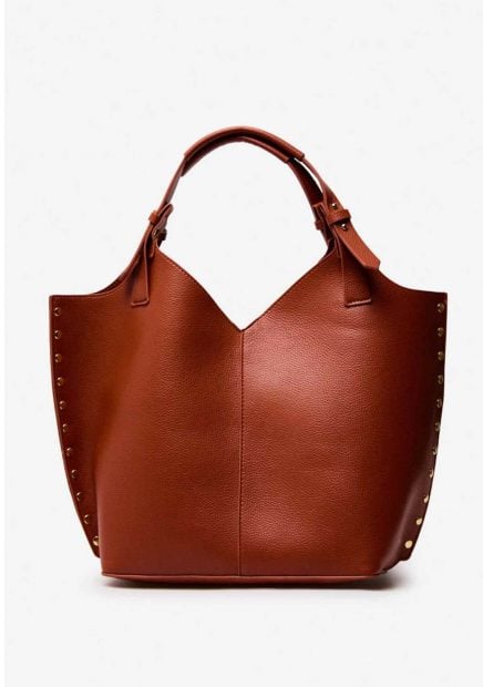 El bolso marr&oacute;n de Cortefiel es una opci&oacute;n cl&aacute;sica y elegante para el d&iacute;a a d&iacute;a en el trabajo.