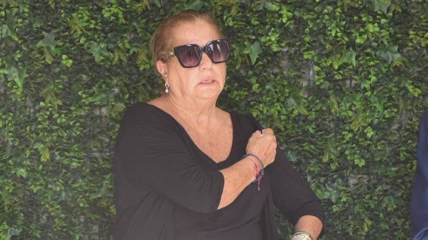 Mayte Zald&iacute;var