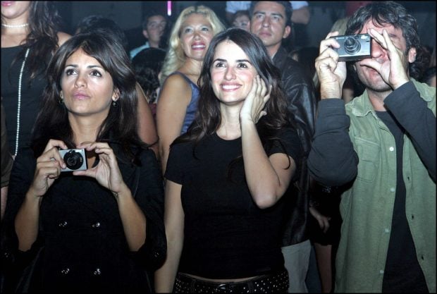 Penélope y Mónica Cruz, hermanas Penélope y Mónica Cruz ,
