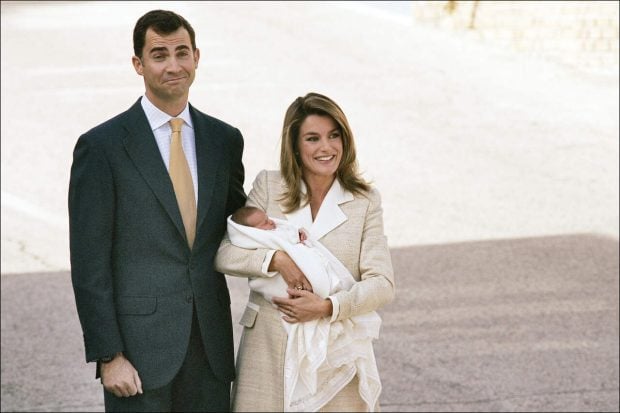 Leonor de Borb&oacute;n con sus padres