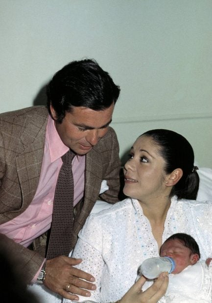 Pantoja y "Paquirri" en el día del nacimiento de su hijo Francisco José Rivera Pantoja. (Foto: Gtres)