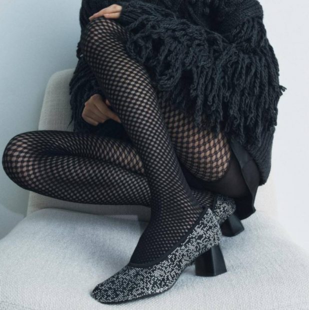 Zapatos de tac&oacute;n c&oacute;modo de Zara.