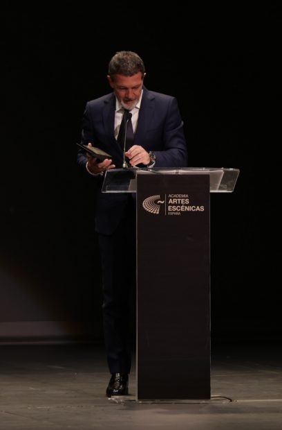 Antonio Banderas en la gala anual de la Academia de las Artes Esc&eacute;nicas en el Teatro Calder&oacute;n de Valladolid. (Foto: Gtres)