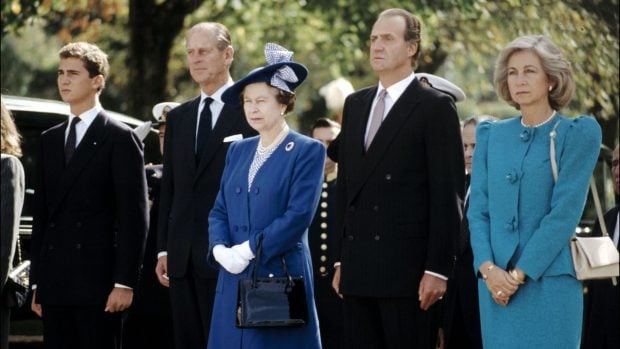 Los Reyes de Espa&ntilde;a junto a los Reyes de Inglaterra. (Foto: Gtres)